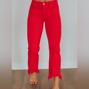 RISEN MID-RISE STRAIGHT LEG UNEVEN HEM STRETCH DENIM JEANS / FIESTA RED/ SIZE 1X